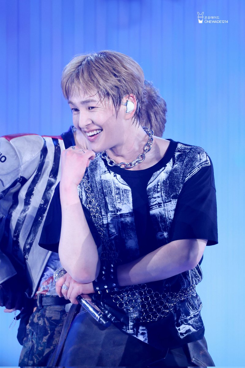 온유 #ONEW #オニュ@SHINee @ONEW_GRIFFIN