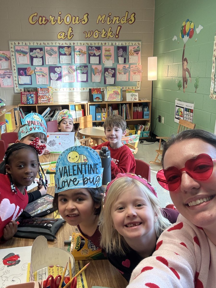 Athena Cira tweet media