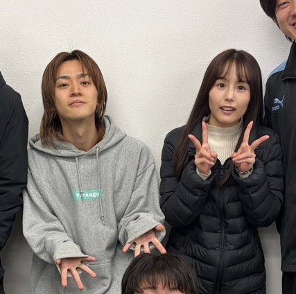 Dailynarusute's tweet photo. Next to each other in every group photo 🥹 I really miss them 🤧🤍 https://t.co/ndrlT4Nl4G