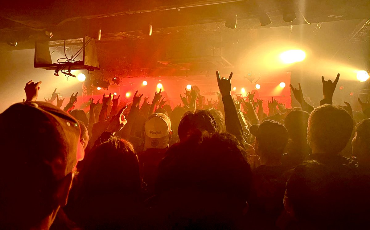 DESTRUCTION tweet media