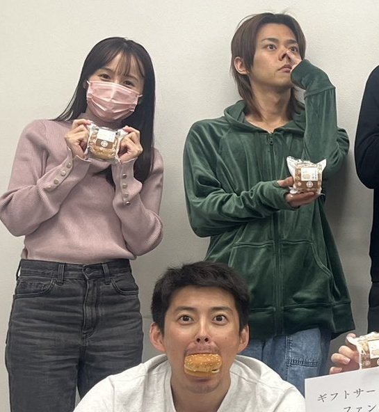 Dailynarusute's tweet photo. Next to each other in every group photo 🥹 I really miss them 🤧🤍 https://t.co/ndrlT4Nl4G