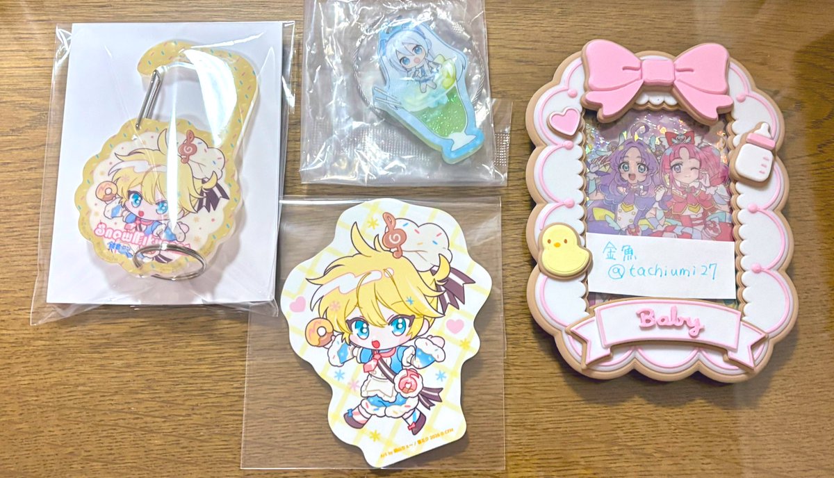 tachiumi27's tweet photo. 【交換】 
SNOW MIKU 2026 雪ミク　
雪ミクスカイタウン

譲:
ステッカー →鏡音レン
カラビナ→鏡音レン
リキッドチャームコレクション→初音ミク

求:
ステッカー →巡音ルカ
カラビナ →KAITO
リキッドチャームコレクション→KAITO

🌷郵送交換
お気軽にお声がけください🙇 https://t.co/Aw0VoH8TzD