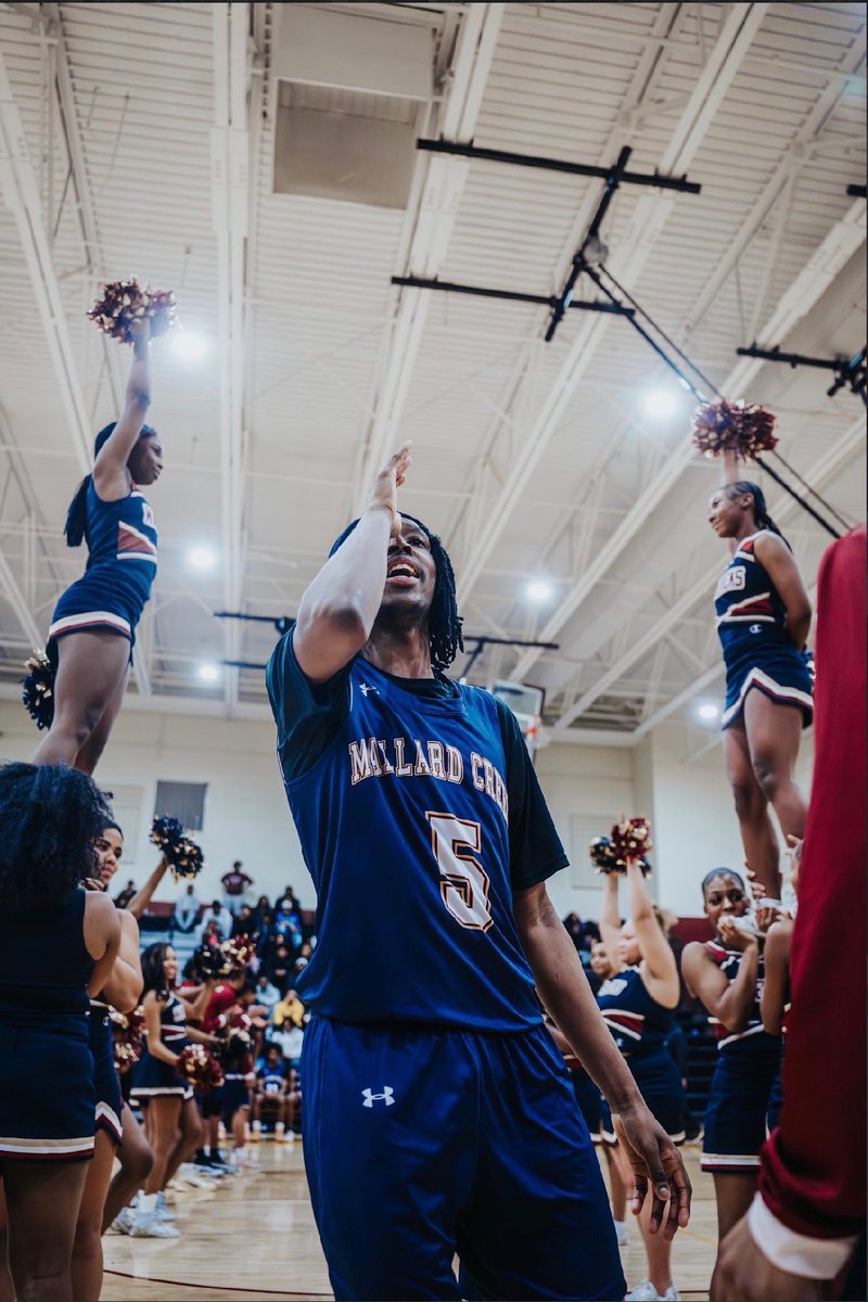 realjuanmckiss's tweet photo. Senior Night, Kid🏀

Last home game.
Last walk from the locker room.

Time moved fast.

Hats off to #5.
Proud of the work.
Proud of the growth.

The journey ahead is bigger.

Last ride…
@ConnorM_2026 #seniornight🏀 #lastride #classof2026 #mallardcreekbball https://t.co/V4lgEs50JL