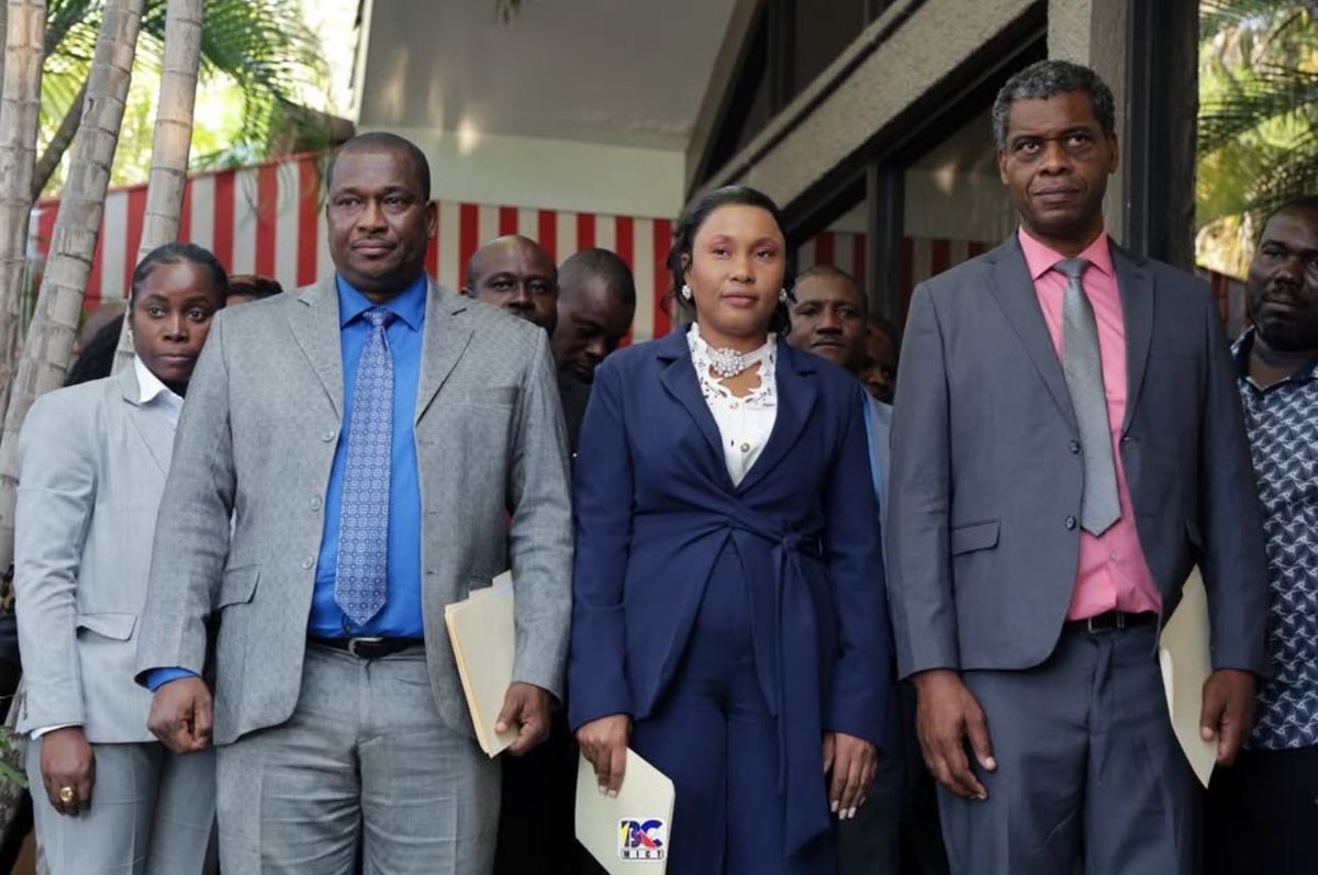 Port-au-Prince, installation d’une nouvelle commission communale!

À Port-au-Prince, le Ministère de l’Intérieur et des Collectivités Territoriales (MICT) a installé une nouvelle Commission municipale chargée de gérer la commune jusqu’aux prochaines élections.
La commission est