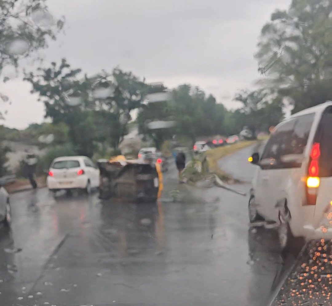 Accident on Hill Street, Randburg towards Magistrate Court expect delays <a href="/_ArriveAlive/">Arrive Alive</a> <a href="/EMER_G_MED/">EMER-G-MED EMS</a> <a href="/jaca_traffic/">Jacaranda FM Traffic</a> <a href="/EWNTraffic/">EWN Traffic</a>