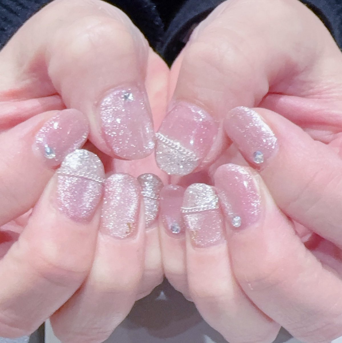 yuka_jjuni's tweet photo. #ピンクネイル
#マグネットネイル
#チェーン
少し早いけど春を先取り？🤭🤭🤭
ピンクでかわいく出来た☺️
おとなしめに見えるけど、よくみるとそうでもない😝 https://t.co/11OAUwmFx6
