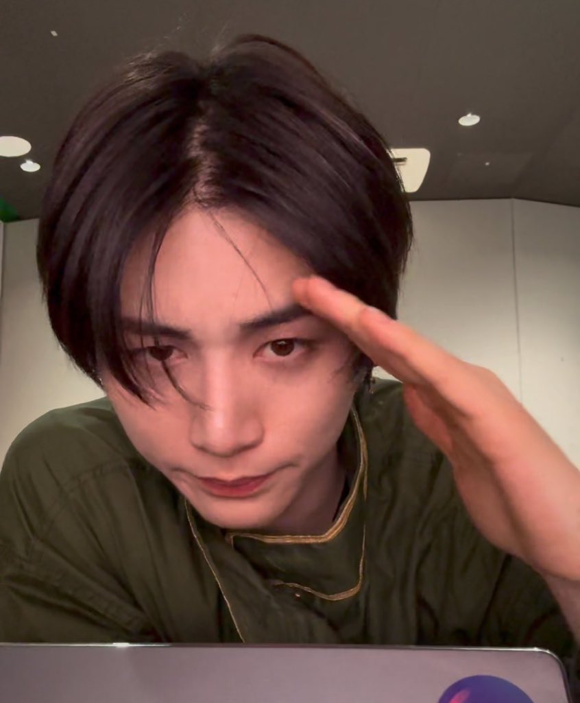 🚪 งั้นพูดไรหวานๆหน่อยดิ โกๆ
🐈‍⬛ มาการอง ไอศครีม โดนัท