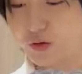 하 ㅎㅋㅋㅋㅋㅋㅋ 런쥔이 집중의 황뚜뚜입술 나온거봐🤭🤭🤭