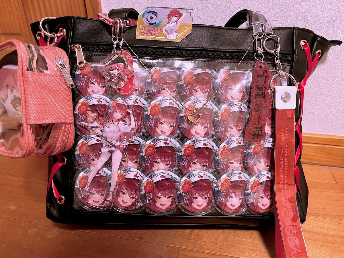 マリン船長の痛バ改めて完成しました‼️ 全部缶バッジになってさらに