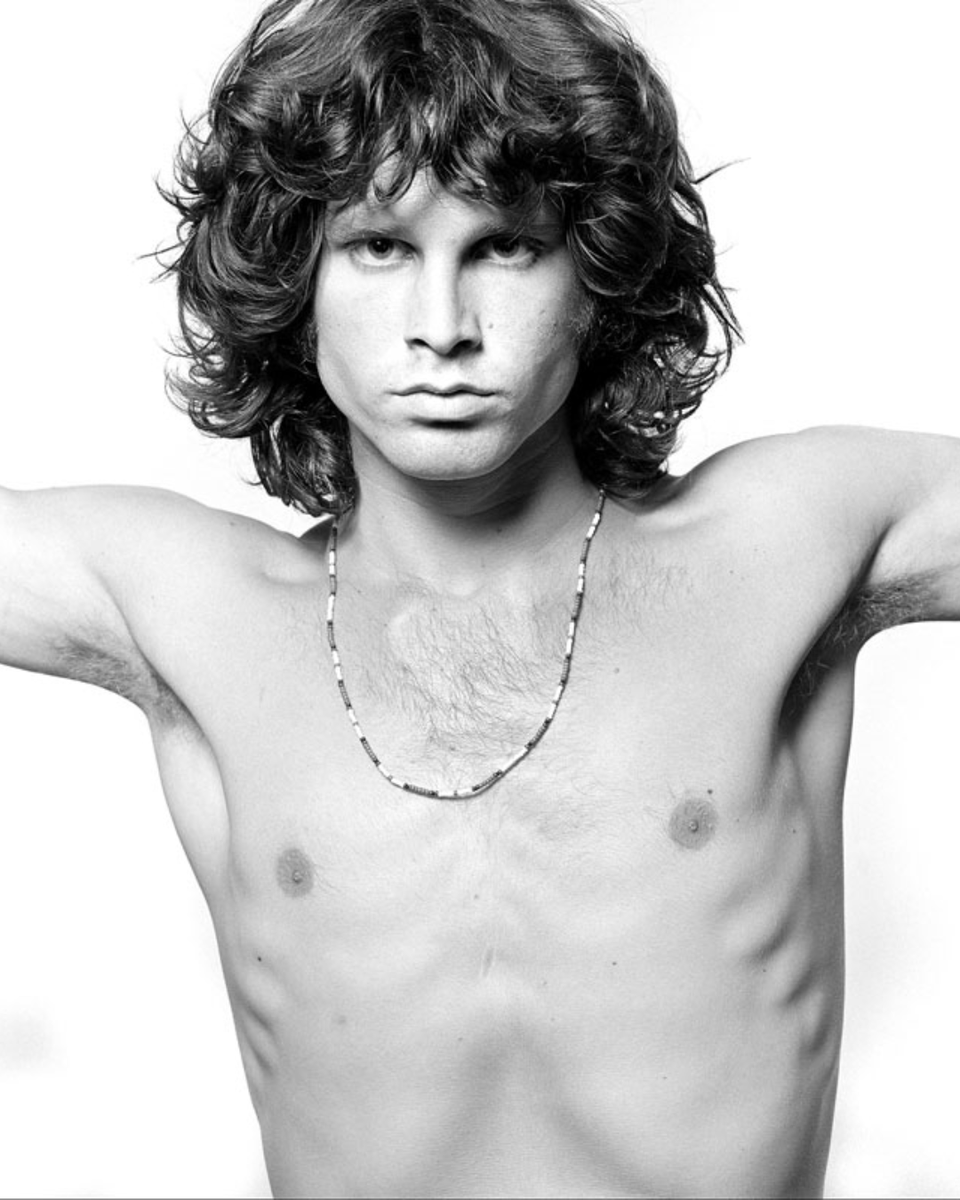 TheDoors's tweet photo. Own a piece of rock history.

The Official “Young Lion” Necklace is inspired by the necklace Jim Morrison famously wore in Joel Brodsky’s iconic 1967 Young Lion photo shoot, the images that shaped Morrison’s powerful, enduring image at the height of The Doors’ rise.

Includes a custom plaque and clasp, plus a velvety red drawstring pouch with The Doors logo in gold foil.

Shop now: https://t.co/T45kt53oRR

Photo by Joel Brodsky