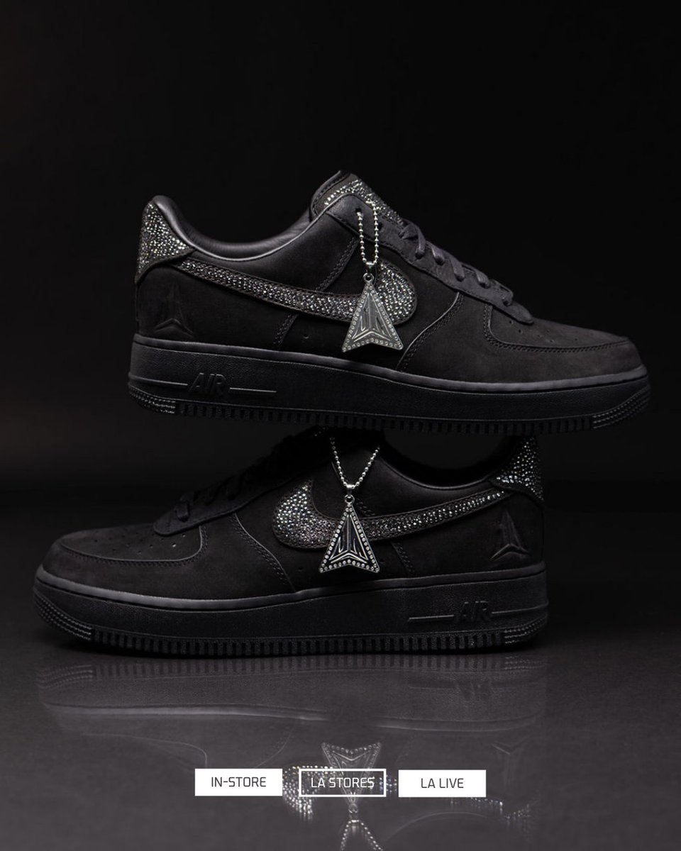 SOLELINKS's tweet photo. Ad: Ja Morant x Nike Air Force 1 Low ‘Swarovski’ 

Hibbett:https://t.co/5Qtuej3xVT
Foot Locker:https://t.co/ped7RxeJZz https://t.co/n4UnEszwUt