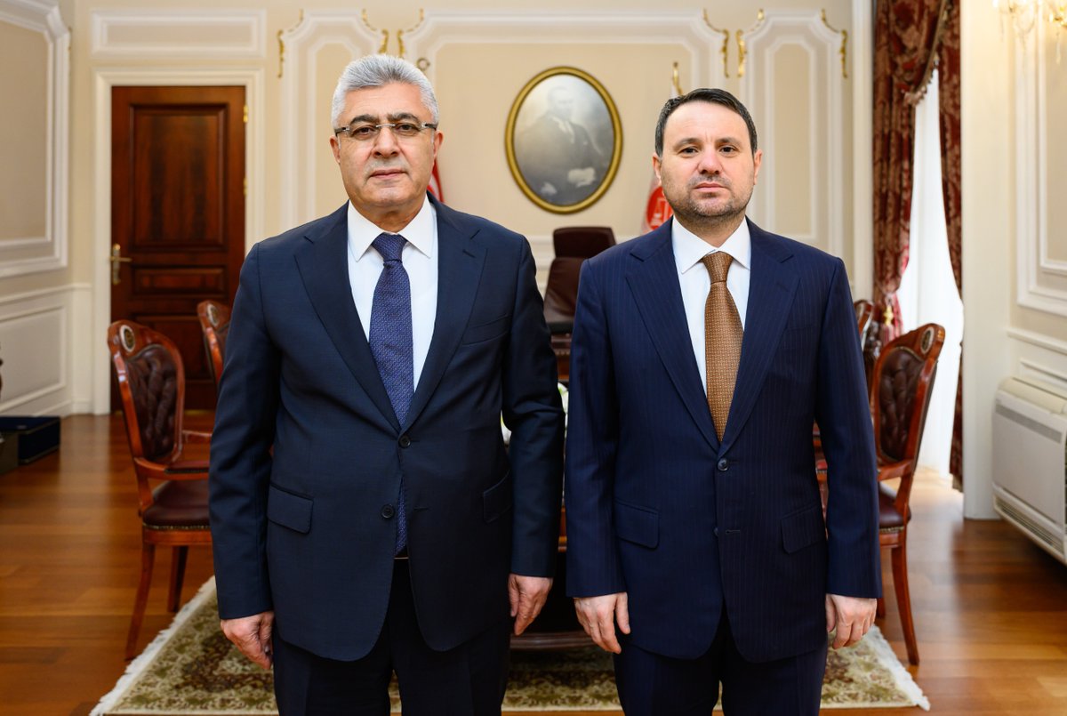 Yargıtay Cumhuriyet Başsavcısı Sayın Muhsin Şentürk’le Bakanlığımızda bir araya geldik.

Nazik ziyareti için kendisine teşekkür ediyorum. 

<a href="/TCYargitay/">Yargıtay Başkanlığı</a>