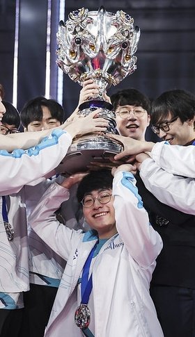 FPX vruno tweet media