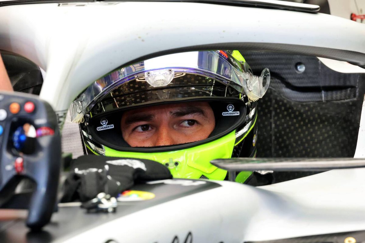 Checo in the garage ✨

#BahrainTesting