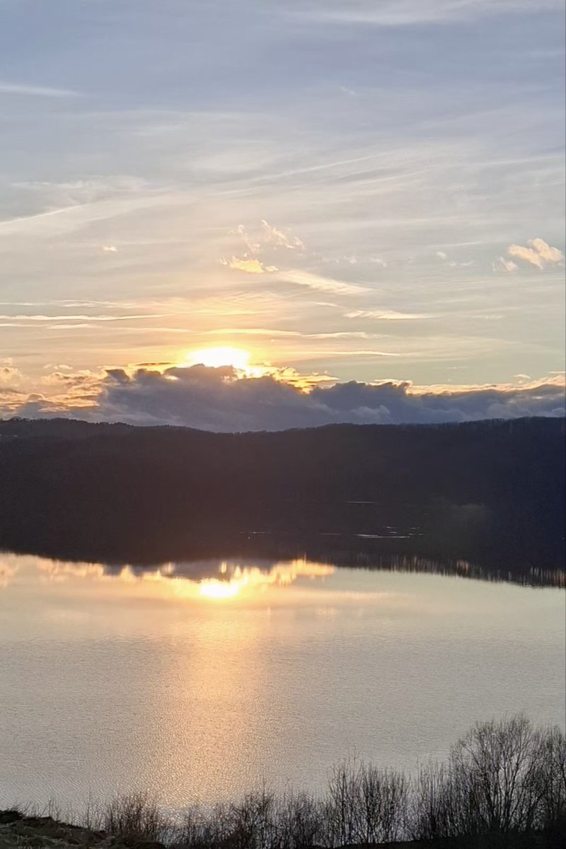 Pawel76932718's tweet photo. Miłego popołudnia 😉
#Solina https://t.co/MdsoLZcuTK