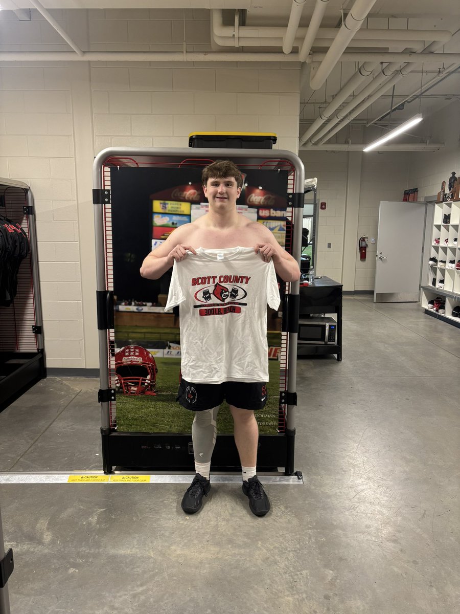 cards_football's tweet photo. Parker Adkins ‘27 ILB- 1000 LB Club
Charlie Holt ‘27 OL-300 Bench
We lift heavy weights! #FootballMattersHere https://t.co/WcdvFyfLJc