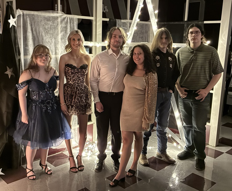 Photos from the Winter Dance at OCHS!