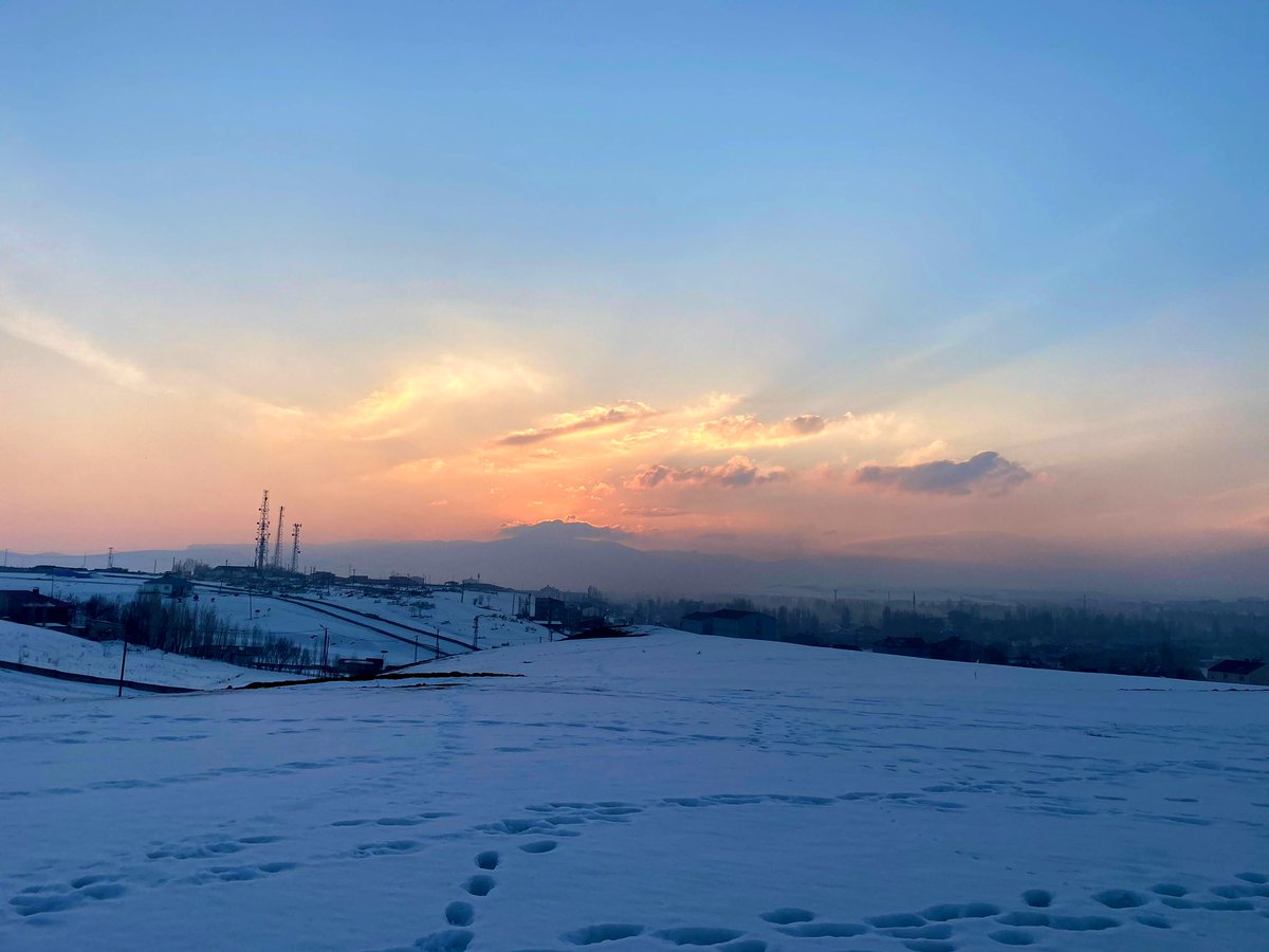 Doğanın eşsiz manzarası ❄️ ☀️ 

Ağrı 📸