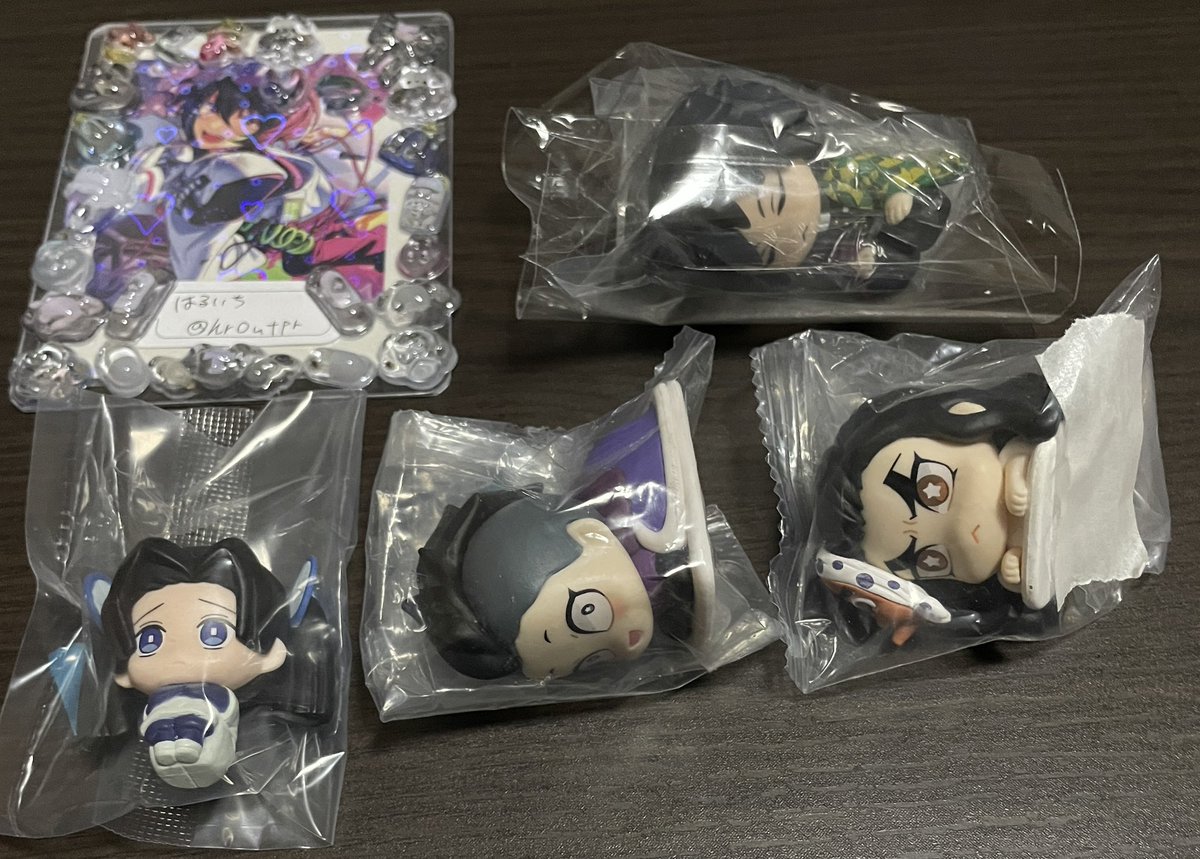 【交換/譲渡】
鬼滅の刃 おねむたん 肩ズンFig マスコット ガチャガチャ まちぼうけ
譲：★冨岡 義勇 鋼鐵塚 蛍 不死川 玄弥 神崎 アオイ

求：定価＋送料 or 異種 無一郎 義勇 しのぶ カナヲ

異種は何でも検討🙆‍♀
★譲渡、交換いずれも無印と纏めてかつ、交換は無一郎か義勇優先🙇‍♀️