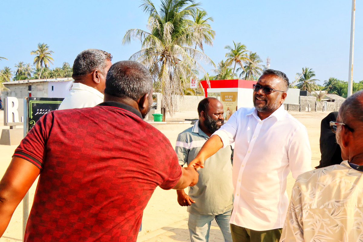 ރ. ހުޅުދުއްފާރު، އަނގޮޅިތީމު، ރަސްގެތީމު އަދި އަލިފުށިން ވެސް ފެންނަނީ އެމްޑީޕީ ވަރުގަދަކޮށް އޮތް މަންޒަަރު. ވަޒީފާތައް ބަހައި، ވަޒީފާތަކުން ކަނޑައި، އެކި ތަންތަނަށް ރީރަޖިސްޓްރީ ކުރުމަށް މަޖުބޫރު ކުރަމުން އަންނައިރު ވެސް ކައުންސިލް އިންތިހާބުގައި އަޅުގަނޑުމެންގެ މެންބަރުން