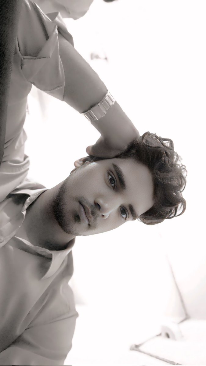 Samir_sheikh1's tweet photo. Hello guys 🤍 https://t.co/uK2oYx24T7