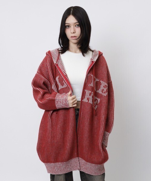 korecow's tweet photo. 「探偵さん、リュック開いてますよ」第6話予告で髙橋ひかるさんが着用されているニットはこちらのブランドの... https://t.co/jijaC8UOH5 #髙橋ひかる #探偵さん、リュック開いてますよ #SPIRALGIRL #korecow #コレカウ https://t.co/ruxSX6LwQG