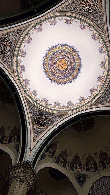 "Senin Râbb'in, hiçbir şeyi unutmaz."

▪️Meryem /64