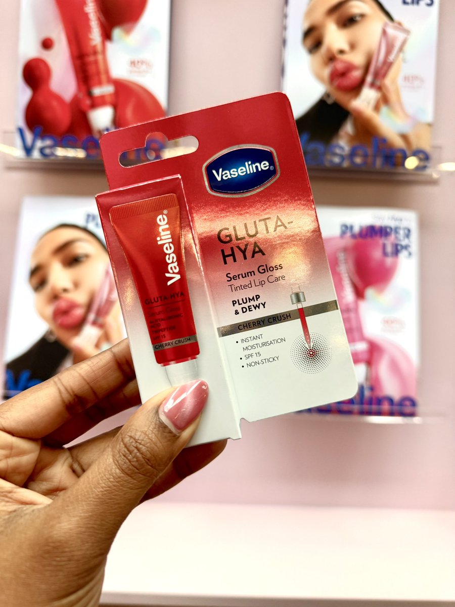 OrientalBlack's tweet photo. @visitlondon to check out @VaselineUK Popup located at @oldspitalfields 💚

Get a free @VaselineBrand Serum Glosss or Drink ☕️ 💄🌹

Open only on the 13th Feb from 10am - 4pm 📆

#Popup #VisitLondon #Vaseline #hotdrink https://t.co/QcEwawAqul