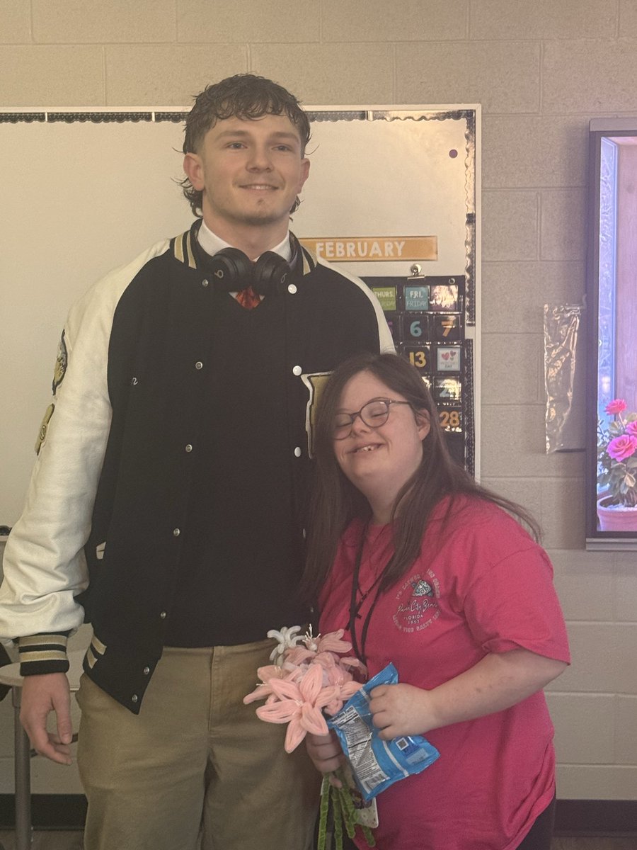 Gil Espinoza tweet media