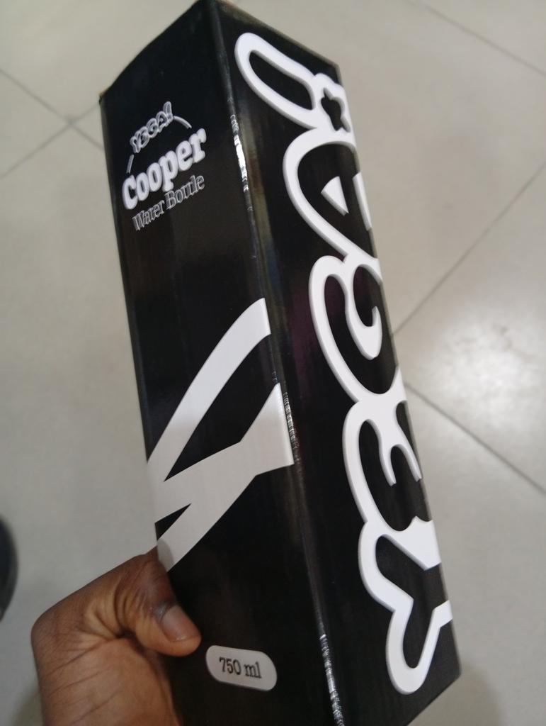 b_ptdsc's tweet photo. Just got my hands on this amazing gift from the event 🥹, staying refreshed and hydrated in style! 💧.
Big thanks to BUSHA for keeping us powered up. #StayHydrated #EventPerks #NAKExperience #BUSHAxUNIPORT @getBusha https://t.co/K8iWODJs1b