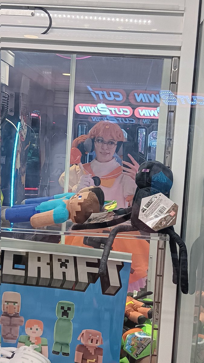 Selfie in the Minecraft crane game
