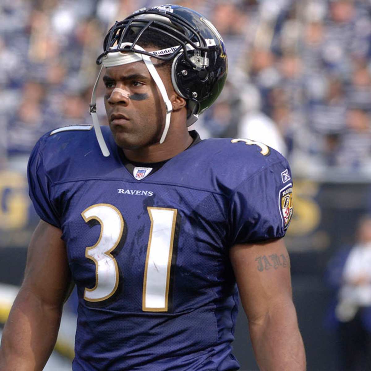 More_Issues's tweet image. Former Tennessee running backs Jamal Lewis and Travis Henry have been pardoned by President Trump for their drug-related charges during their time in the NFL.