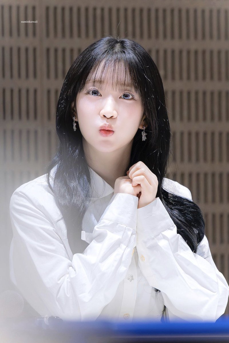 260211 目が合ってドキドキ😖💓 #스테이씨 #수민 #STAYC #SUMIN