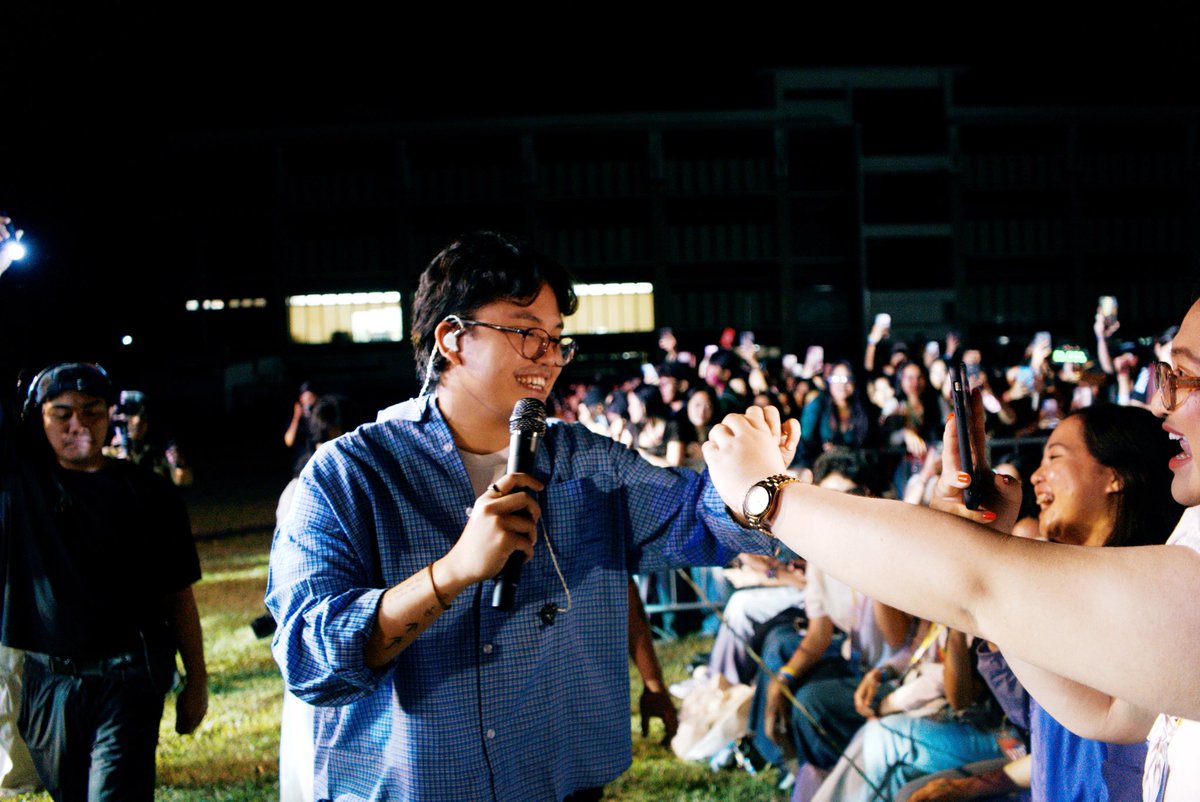 IvoryMusicPH's tweet photo. Maraming Salamat, De La Salle Lipa! ✨

— Amiel Sol live at ECHOES Ablaze: The 13th Refraction at the DLSL Oval 🎤💎

#AmielSol #ECHOES13 #DLSLCSO https://t.co/ABufFiTKOu