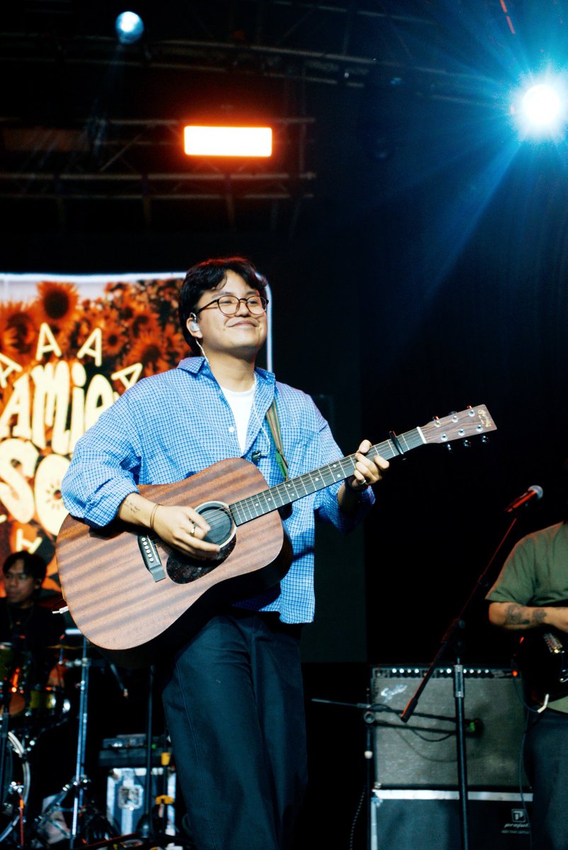 IvoryMusicPH's tweet photo. Maraming Salamat, De La Salle Lipa! ✨

— Amiel Sol live at ECHOES Ablaze: The 13th Refraction at the DLSL Oval 🎤💎

#AmielSol #ECHOES13 #DLSLCSO https://t.co/ABufFiTKOu
