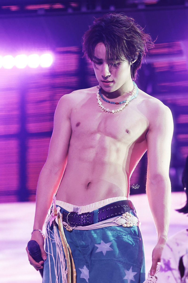 Never in my life i saved naked men pics and here i am