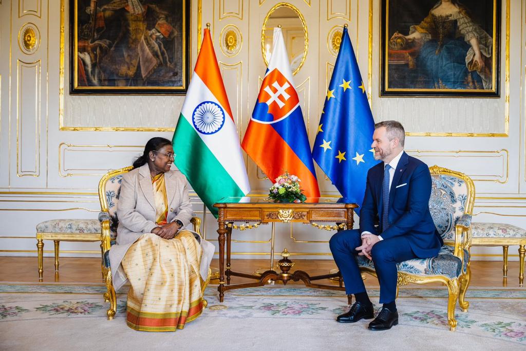 RobertMaxian's tweet image. 🇸🇰 President @PellegriniP_ will be part of AI Impact Summit. He will meet PM @narendramodi and other global leaders. Hitoric engagement will give new momentum to 🇸🇰🇮🇳 relations &amp;amp; strengthen our partnership in innovation&amp;amp;responsible AI.
#Slovakia #India #IndoSlovak #Diplomacy #AI