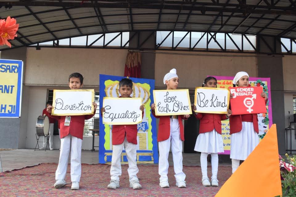 🌸 Special Prayer Assembly at STS World School 
STS World School observed the death anniversary of with a soulful prayer assembly. Gurbani recitation, Shabad rendition, speeches, and reflections on SDG goals marked the ocassion
#STSWorldSchool #SantGurmailSinghJi