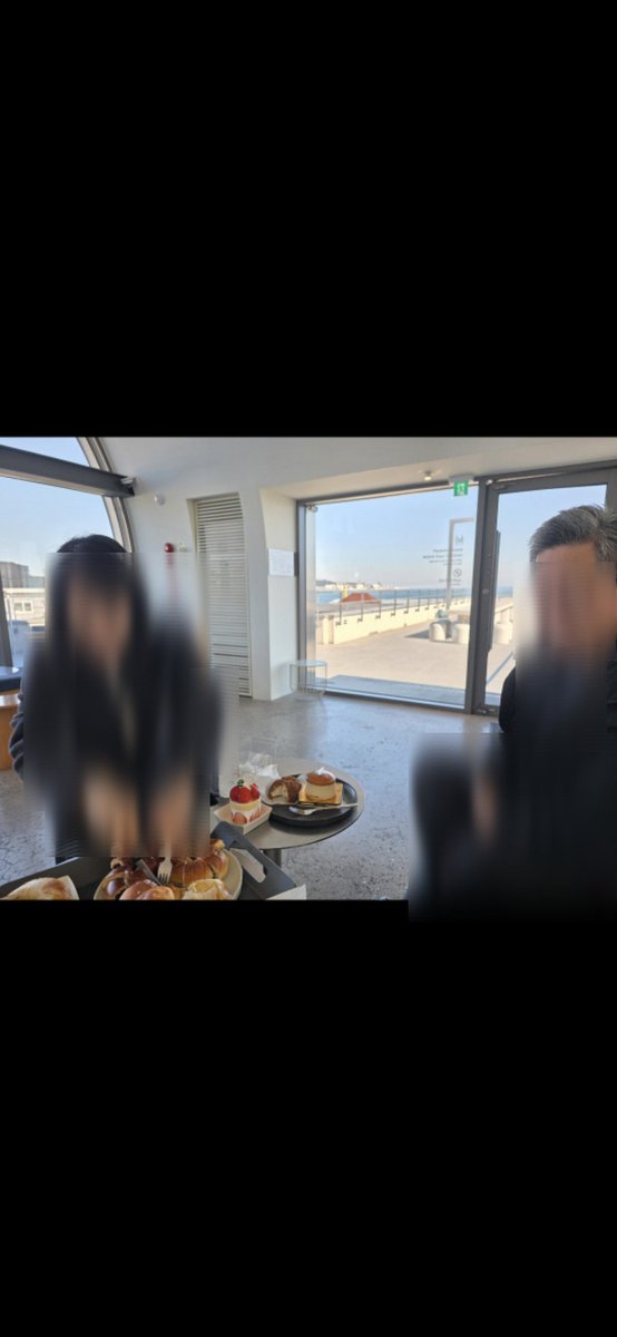 ldwwarr's tweet photo. うなぎ食べた後、海の見えるパン屋さんに連れていってくれました
お兄さんとお姉さんに会いたいな https://t.co/fMtVTZ3YwC