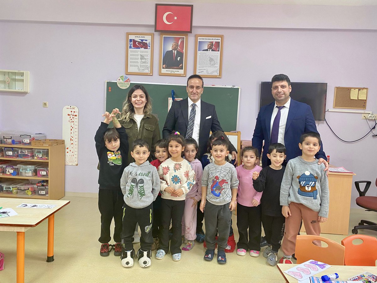 İlçe Milli Eğitim Müdürümüz Sayın Deniz Çağlayan, İnönü Anaokulu öğrencilerimizle bir araya geldi.

Ziyaret kapsamında sınıfları gezen Müdürümüz, öğrencilerimizle sohbet ederek etkinliklere eşlik etti ve eğitim ortamlarını yerinde inceledi. Minik öğrencilerimizin neşesi ve