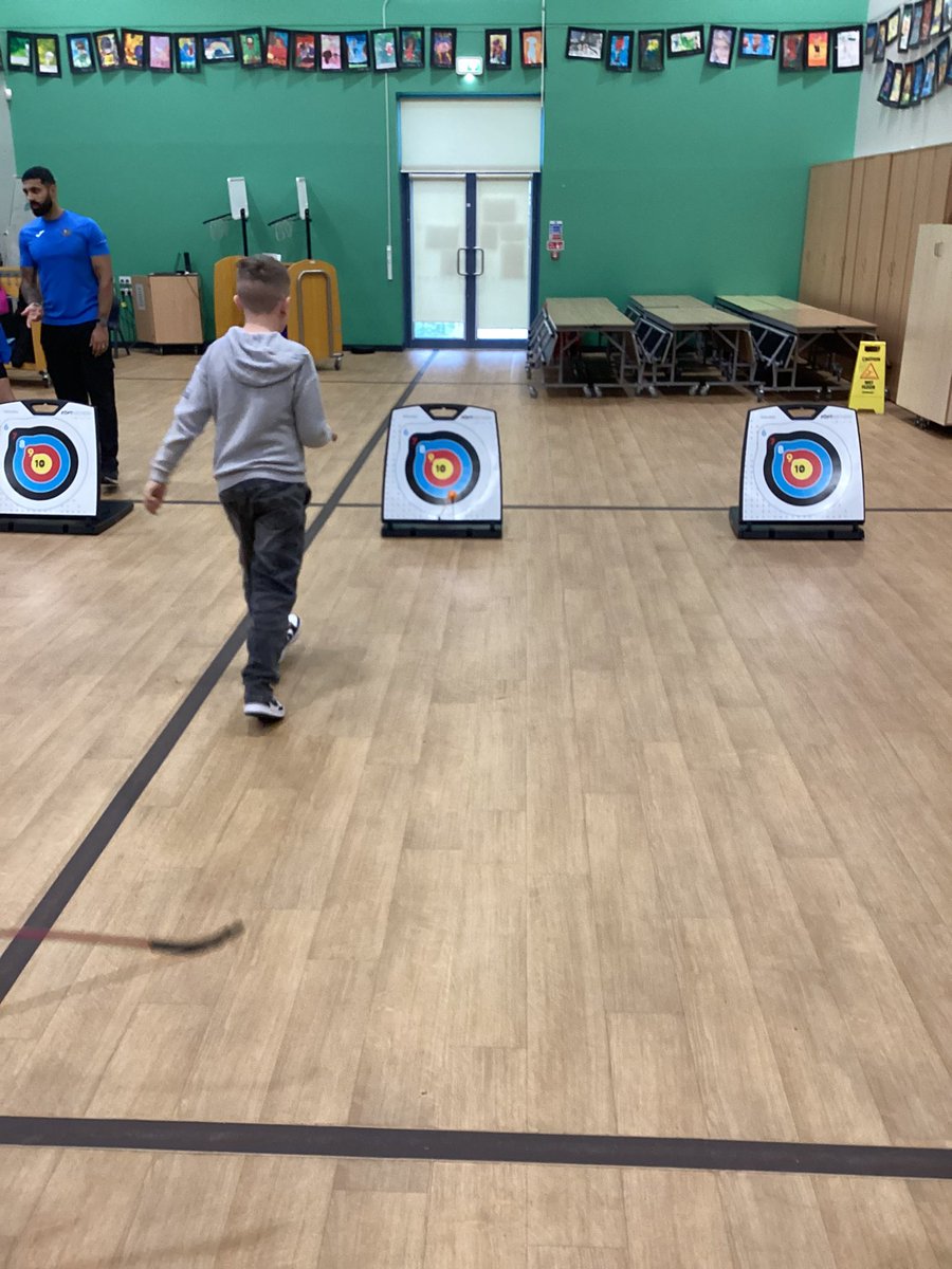 Mr Abnett tweet media