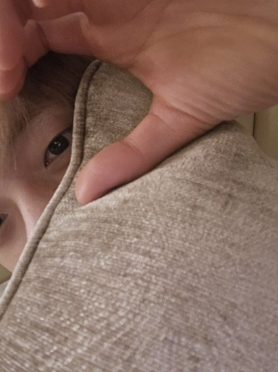 [260214] weverse dm 🦊💬

🦊 i want to send you a selfie but
🦊 my skin’s a mess right now
🦊 i’ll send one at least like this…
🦊 my skin is really acting up right now