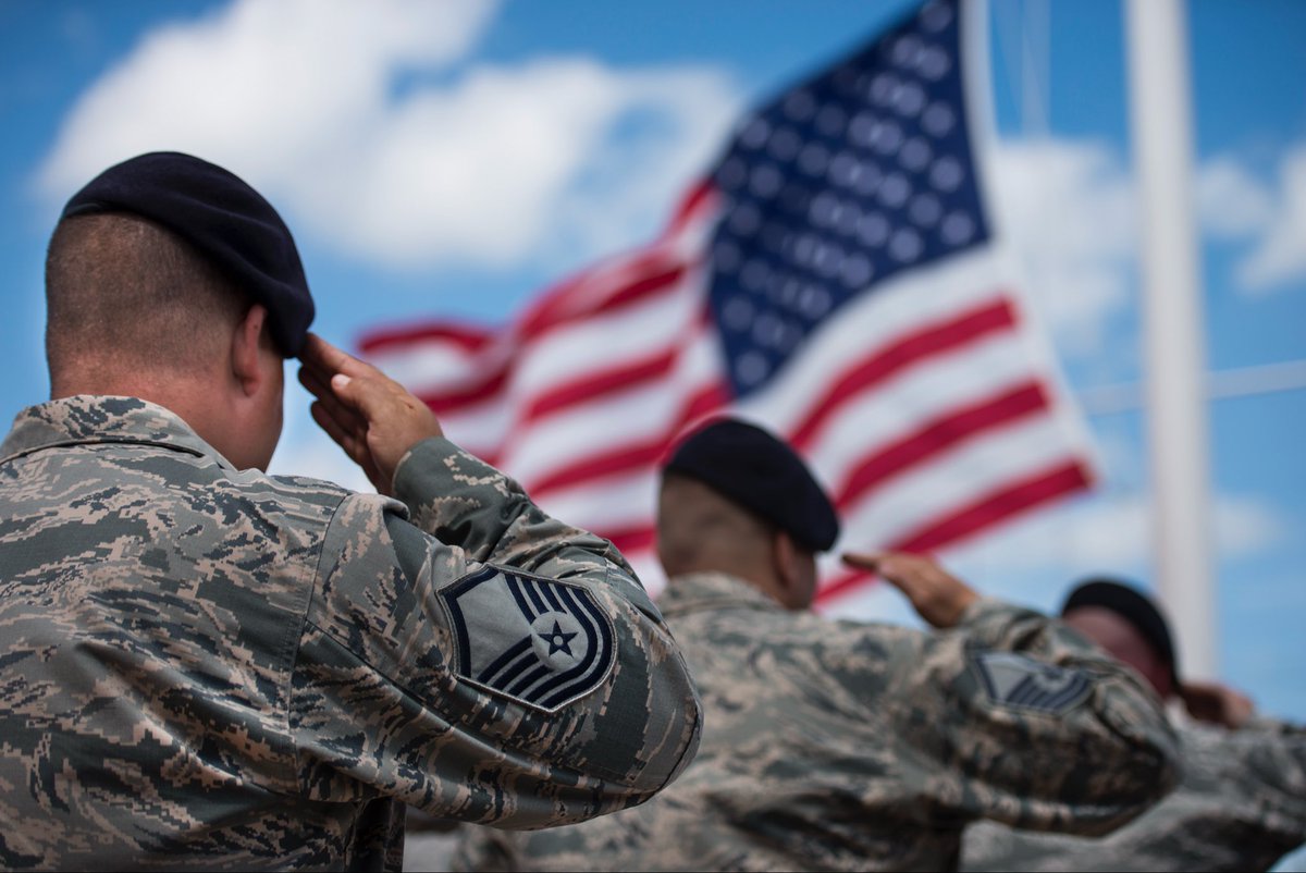ZachRussellSF's tweet photo. #TGIF Who’s thankful for the weekend ahead? Be kind, be healthy and be glad we live in the great USA! #salutethetroops 🇺🇸🇺🇸🇺🇸 @usairforce https://t.co/JDUewPM8YL