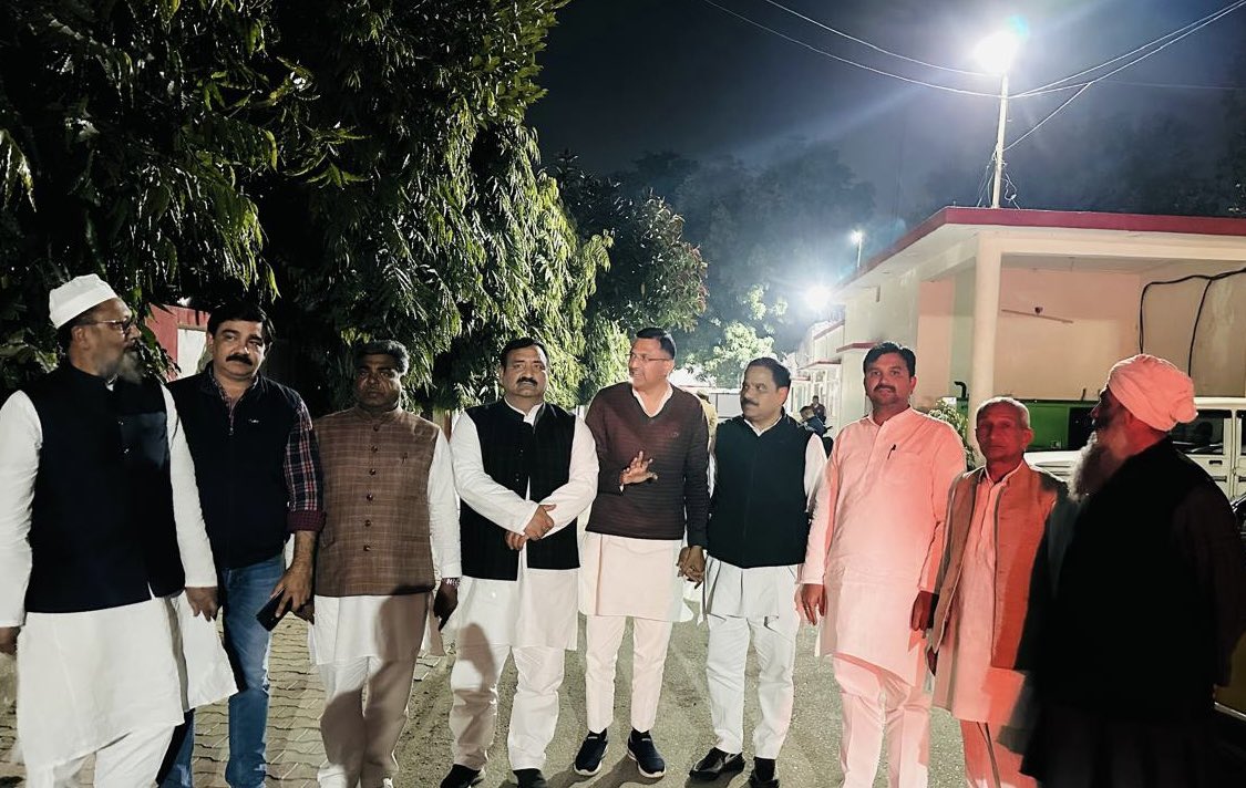 #मुज़फ़्फ़रनगर 
अपने नेता राष्ट्रीय लोकदल के राष्ट्रीय अध्यक्ष एवं केंद्रीय मंत्री चौधरी जयंत सिंह जी के निर्देश पर, आज वरिष्ठ पुलिस अधीक्षक मुज़फ़्फ़रनगर श्री संजय वर्मा जी से राष्ट्रीय लोकदल प्रतिनिध मंडल के साथ मिलकर तबलीगी जमात के ज़िम्मेदार लोगों द्वारा बताए गए