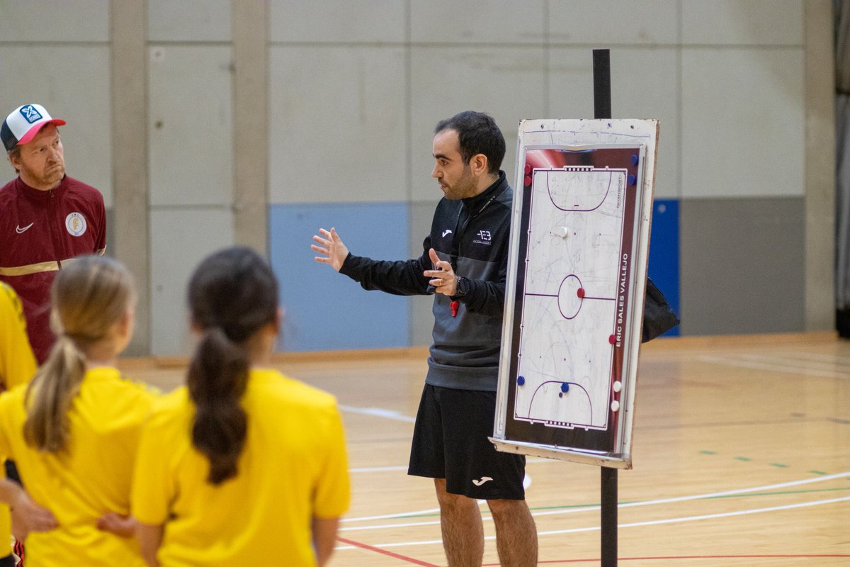 aebellsport's tweet photo. ✅ El dia amb la visita del @futsal360bristol ja ha començat 🤩 https://t.co/aO5E8caDhM