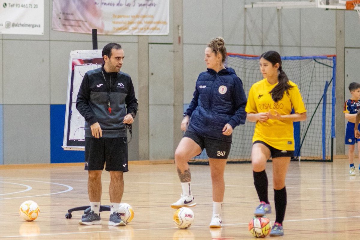 aebellsport's tweet photo. ✅ El dia amb la visita del @futsal360bristol ja ha començat 🤩 https://t.co/aO5E8caDhM