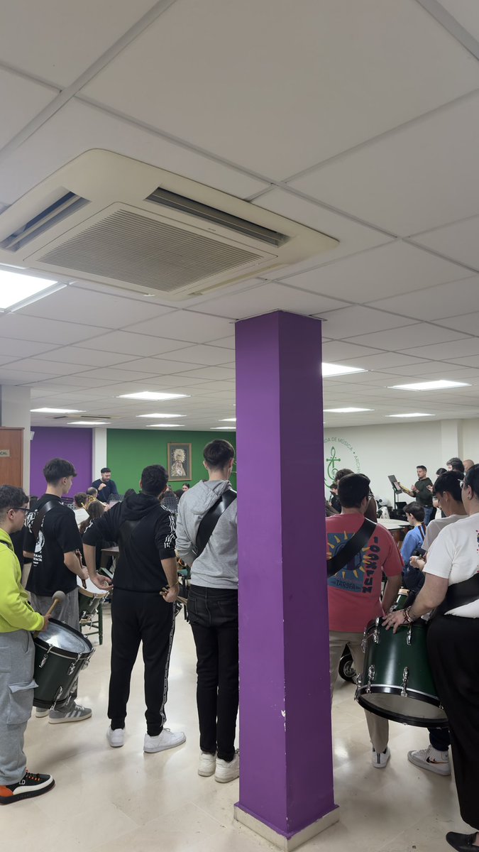 🔊NOTICIAS🔊

En la tarde de ayer, una representación de nuestra Junta de Gobierno, junto al mayordomo de trono y varios hombres de trono, tuvimos el honor de asistir al ensayo de la Banda de Música de la Archicofradía del Paso y la Esperanza.