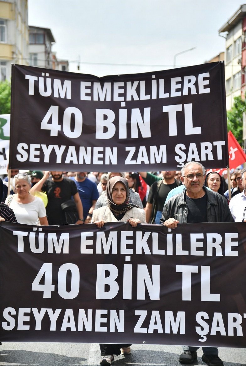 Tüm Emekli'lerin Kök Maaşlarına 40 Bin TL Seyyanen Zam Şart Oğlu Şart Oldu

#EkonomiDertEmekliPert