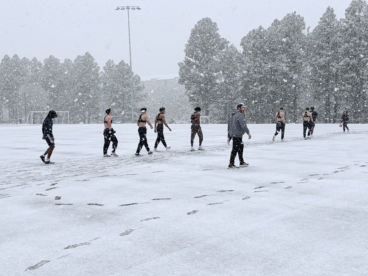 DIFFERENT! 🌲❄️🪓 #7KBuilt