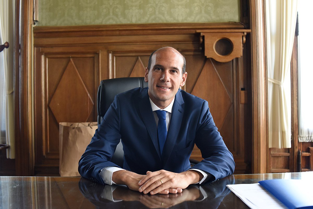 GBica1987's tweet image. MARTIN LEMA

Patrimonio Neto:
2019: 10.5 millones de pesos aprox.

2025: 25.5 millones de pesos apox.

Balance: +15.5 millones de pesos en 6 años.